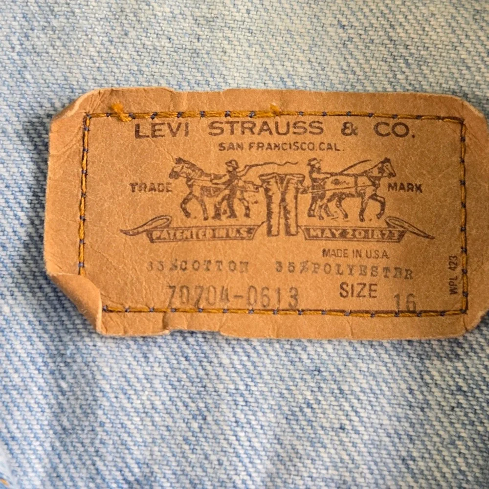 Levi Strauss Denim Vest Youth 16 Light Wash Orange Tab 70704-0613 Vintage USA